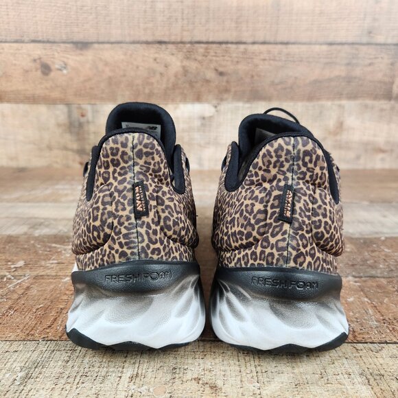 New Balance Fresh Foam ROAV v2 Women Sz 8 D Wide Black Leopard Print Athletic - Picture 5 of 10